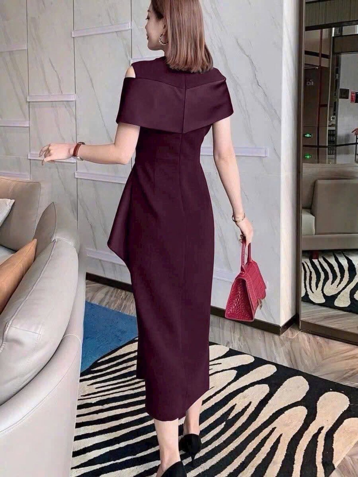 Đầm body vai choàng thiết kế sang trọng hàng cao cấp Đầm body vai choàng thiết kế sang trọng hàng cao cấp