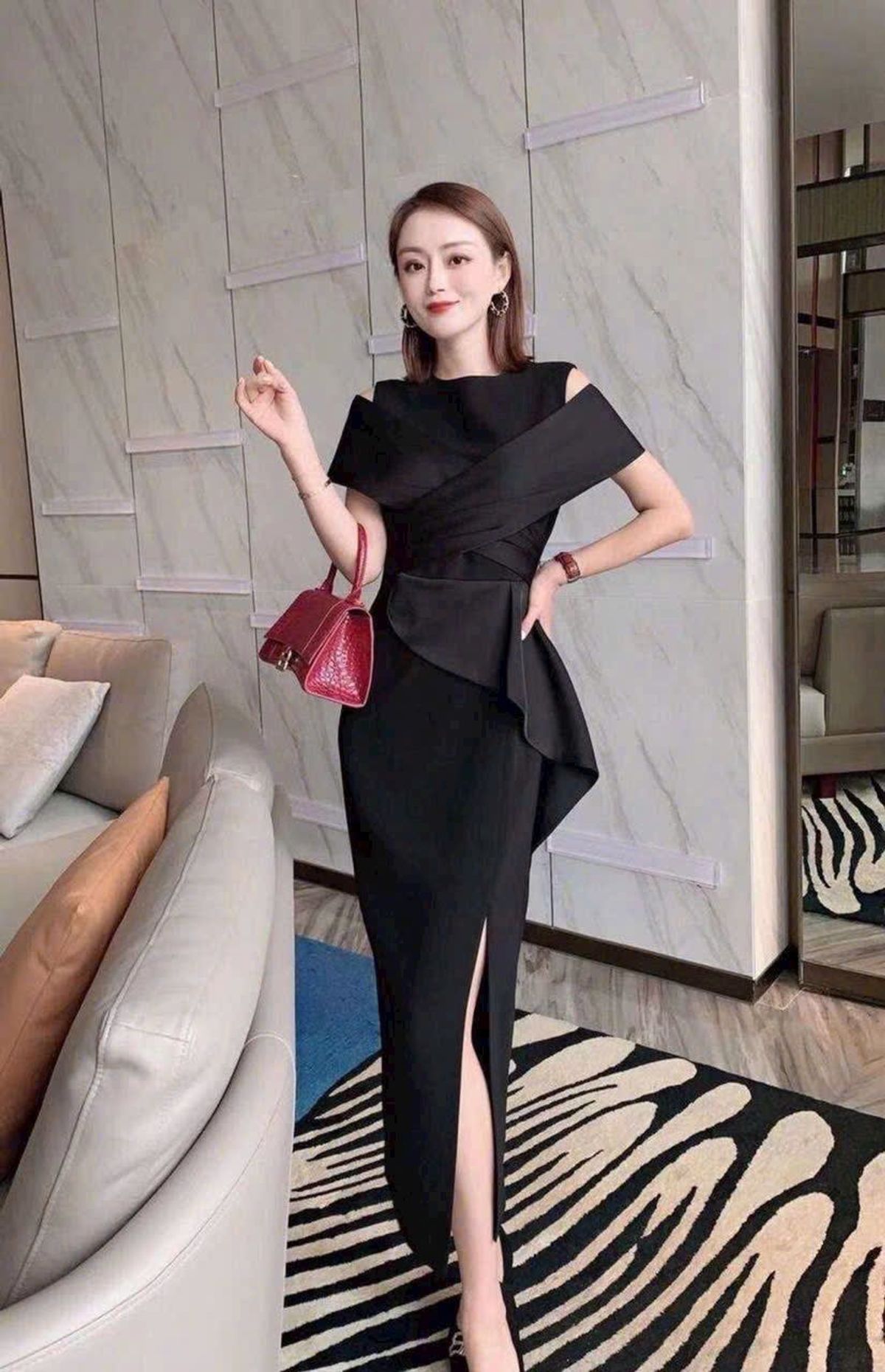 Đầm body vai choàng thiết kế sang trọng hàng cao cấp Đầm body vai choàng thiết kế sang trọng hàng cao cấp
