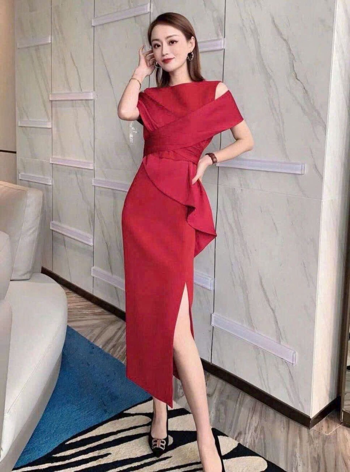 Đầm body vai choàng thiết kế sang trọng hàng cao cấp Đầm body vai choàng thiết kế sang trọng hàng cao cấp