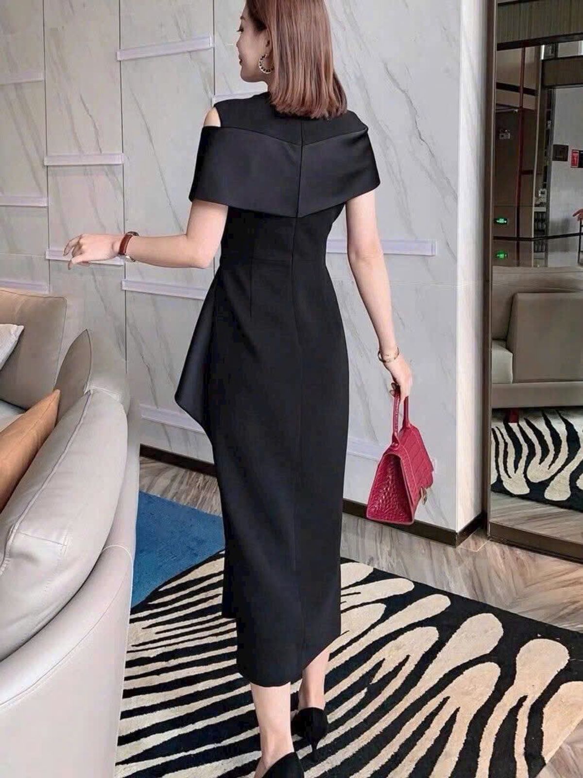 Đầm body vai choàng thiết kế sang trọng hàng cao cấp Đầm body vai choàng thiết kế sang trọng hàng cao cấp