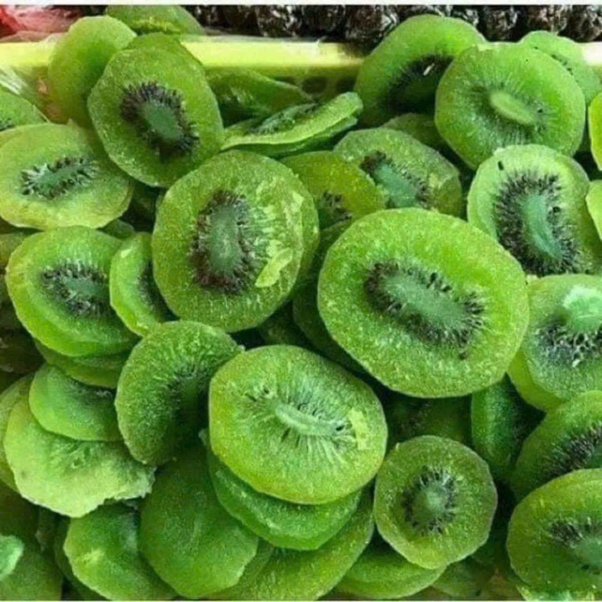KIWI SẤY DẺO CHUA NGỌT TỰ NHIÊN, ĐẸP DA, BỔ SỨC KHỎE 500G - WINNIE HOUSE KIWI SẤY DẺO CHUA NGỌT TỰ NHIÊN, ĐẸP DA, BỔ SỨC KHỎE 500G - WINNIE HOUSE