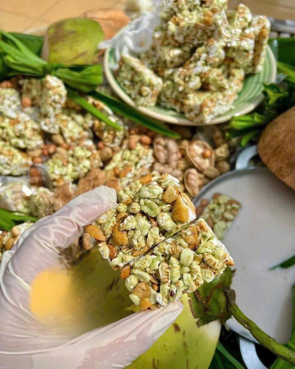 CỐM NẾP ĐẬU PHỘNG LÁ DỨA CỐT DỪA TUỔI THƠ 1KG - WINNIE HOUSE CỐM NẾP ĐẬU PHỘNG LÁ DỨA CỐT DỪA TUỔI THƠ 1KG - WINNIE HOUSE
