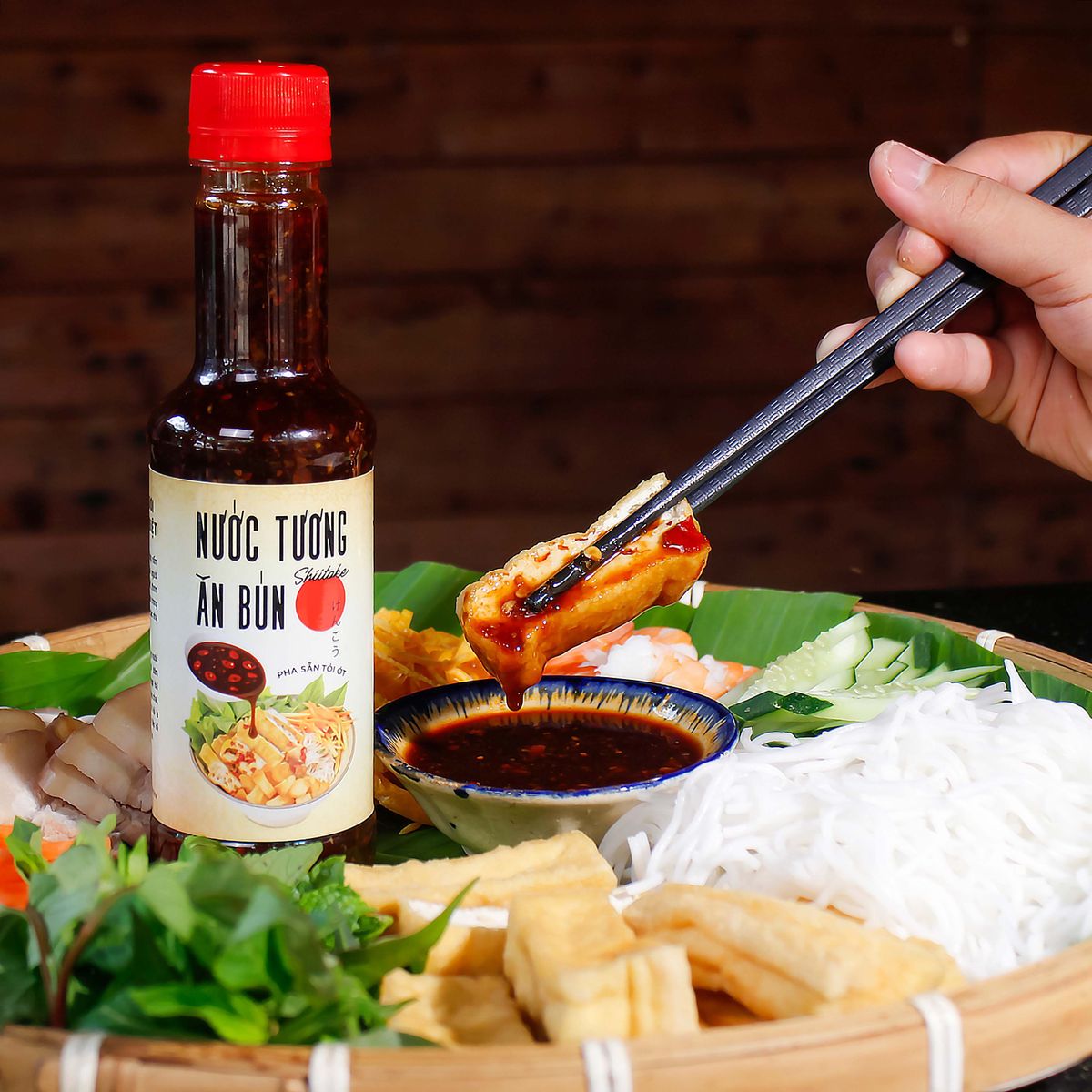 Nước Tương Pha Sẵn Tỏi Ớt Shiitake 270g Ăn Bún Rất Ngon - Nguyên Liệu Tươi Thơm Ngon Đặc Biệt Nước Tương Pha Sẵn Tỏi Ớt Shiitake 270g Ăn Bún Rất Ngon - Nguyên Liệu Tươi Thơm Ngon Đặc Biệt