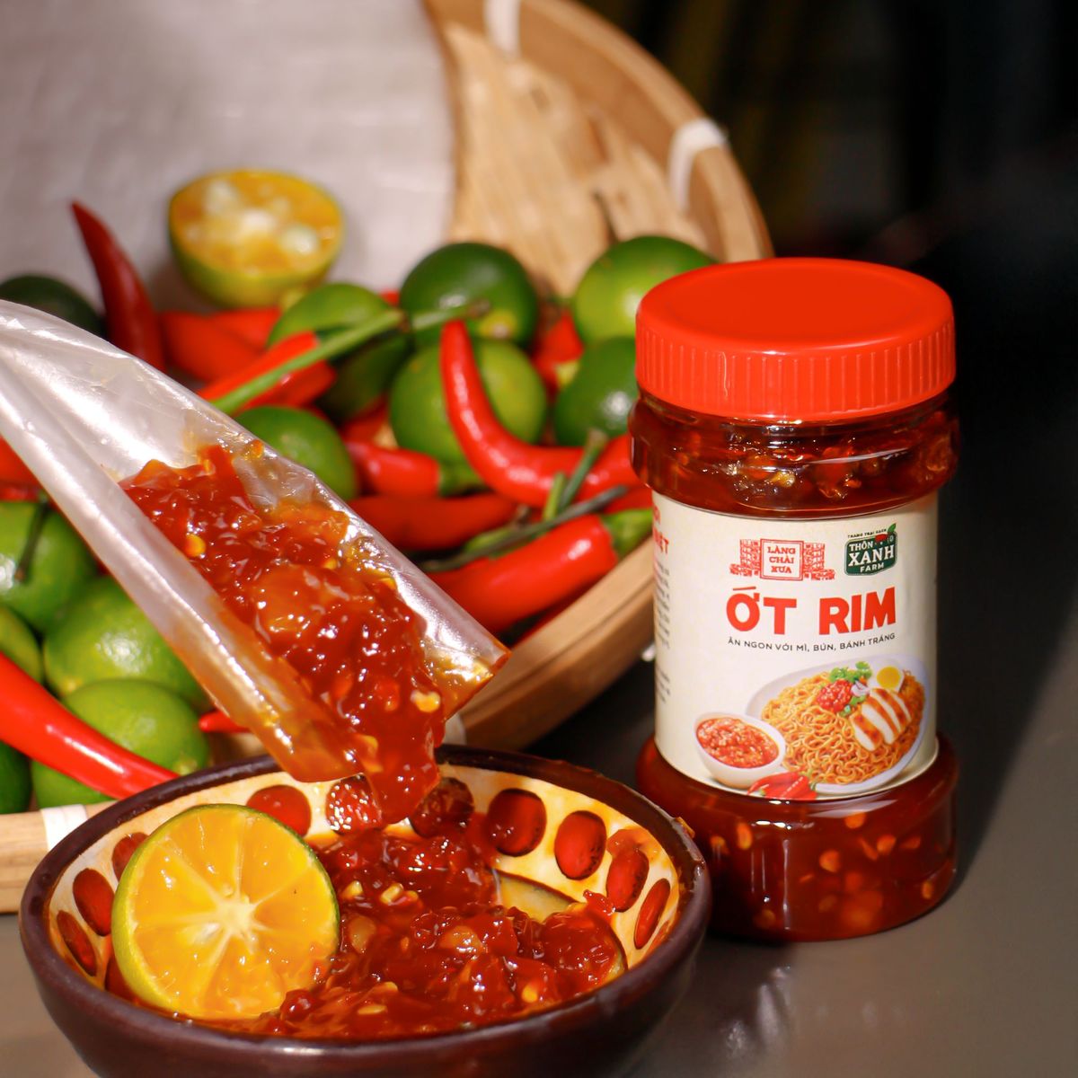 Ớt Rim Làng Chài Xưa hủ 140g Làm Từ Ớt Tươi, Tỏi Tươi Ăn Kèm Với Bún, Mì, Bánh Tráng Ớt Rim Làng Chài Xưa hủ 140g Làm Từ Ớt Tươi, Tỏi Tươi Ăn Kèm Với Bún, Mì, Bánh Tráng