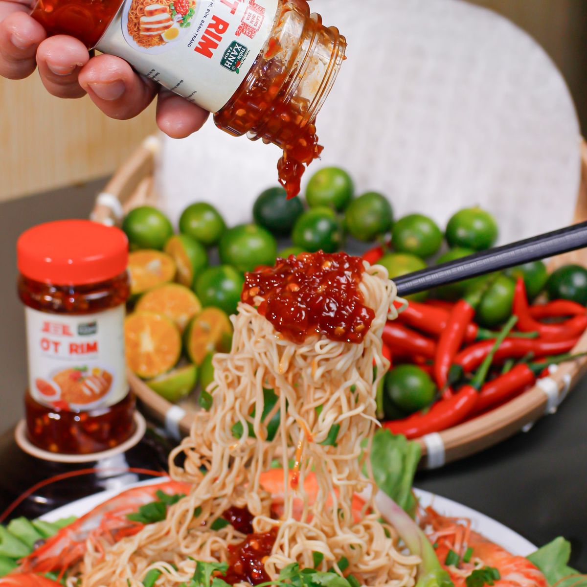 Ớt Rim Làng Chài Xưa hủ 140g Làm Từ Ớt Tươi, Tỏi Tươi Ăn Kèm Với Bún, Mì, Bánh Tráng Ớt Rim Làng Chài Xưa hủ 140g Làm Từ Ớt Tươi, Tỏi Tươi Ăn Kèm Với Bún, Mì, Bánh Tráng