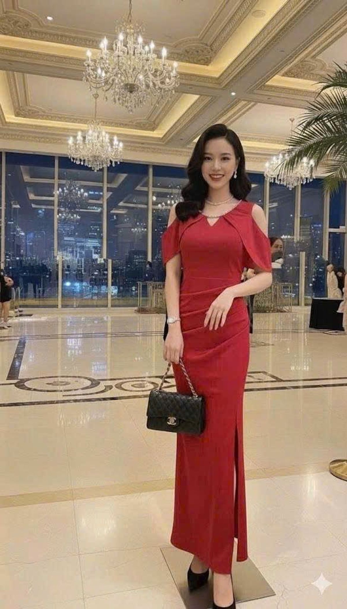 Đầm dạ hội dây chuyền cổ sang trọng hàng chất lượng Đầm dạ hội dây chuyền cổ sang trọng hàng chất lượng