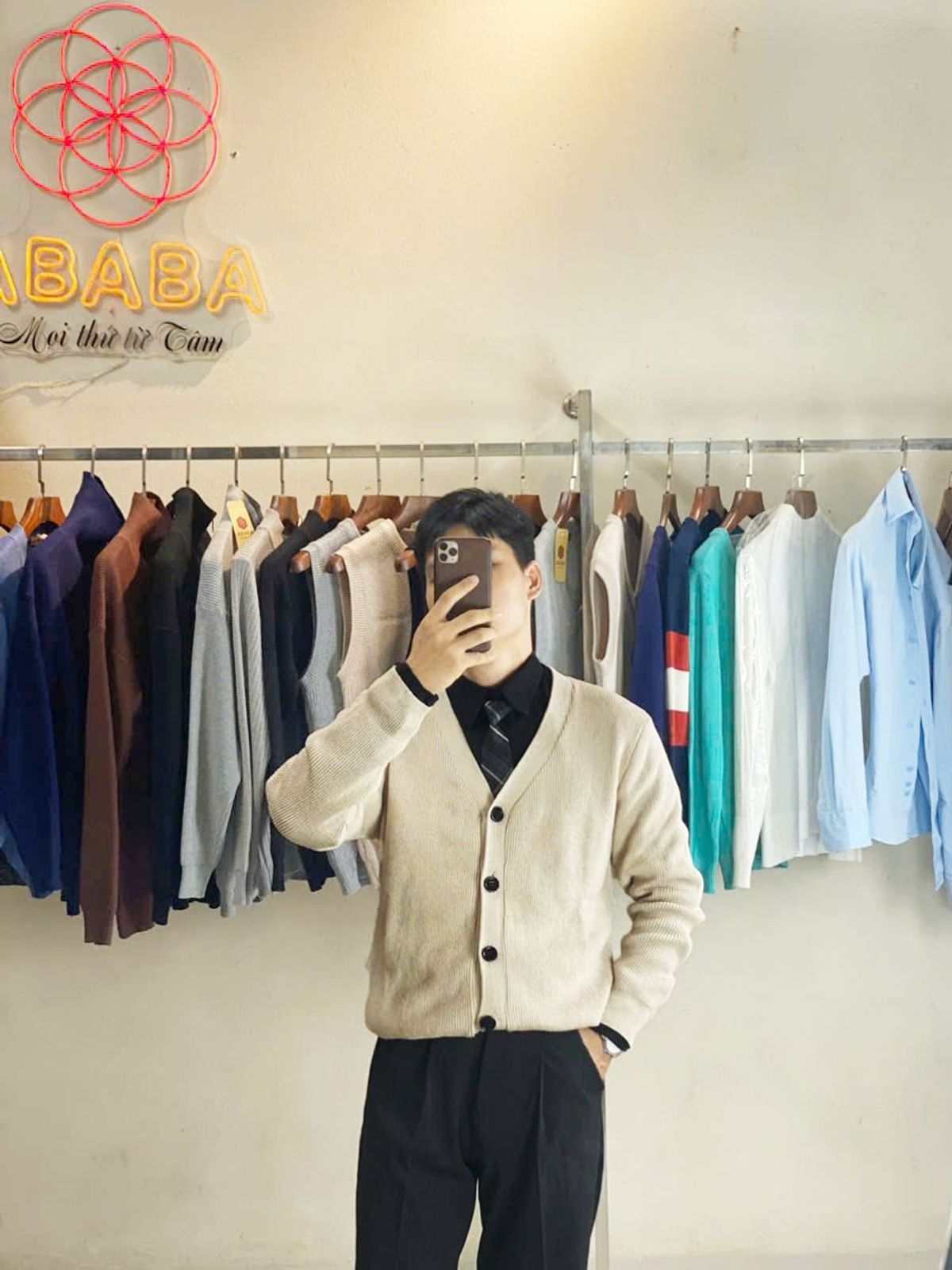 Áo len khoác ngoài Cardigan len nam form đẹp màu nhã nhặn chất mềm mại Cardigan-tron - Hà Đinh Áo len khoác ngoài Cardigan len nam form đẹp màu nhã nhặn chất mềm mại Cardigan-tron - Hà Đinh