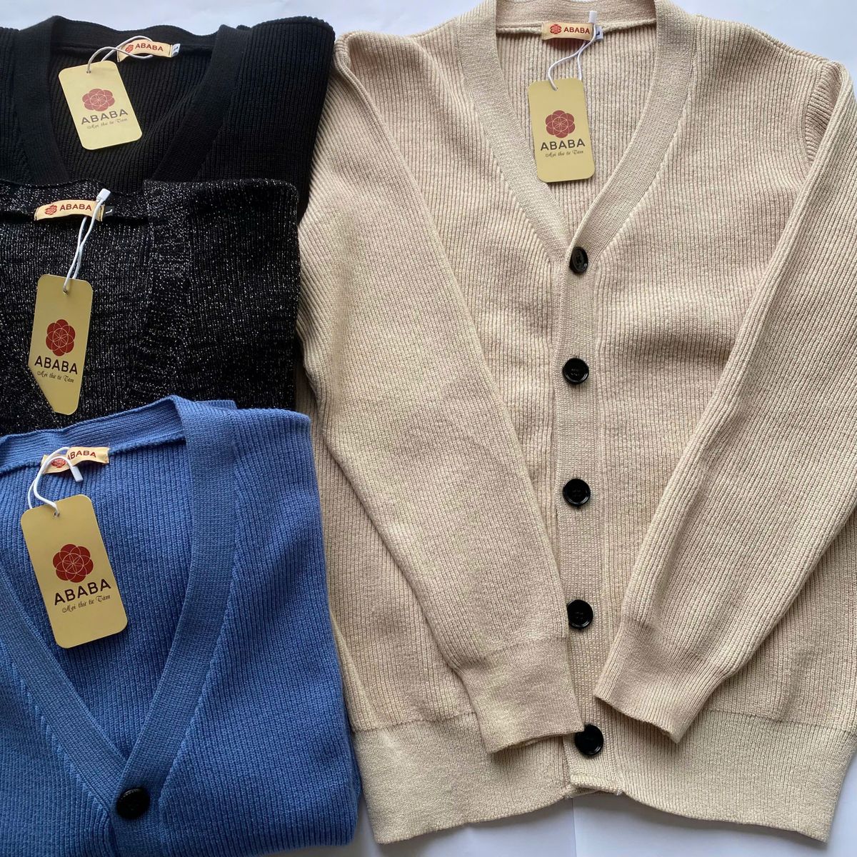 Áo len khoác ngoài Cardigan len nam form đẹp màu nhã nhặn chất mềm mại Cardigan-tron - Hà Đinh Áo len khoác ngoài Cardigan len nam form đẹp màu nhã nhặn chất mềm mại Cardigan-tron - Hà Đinh