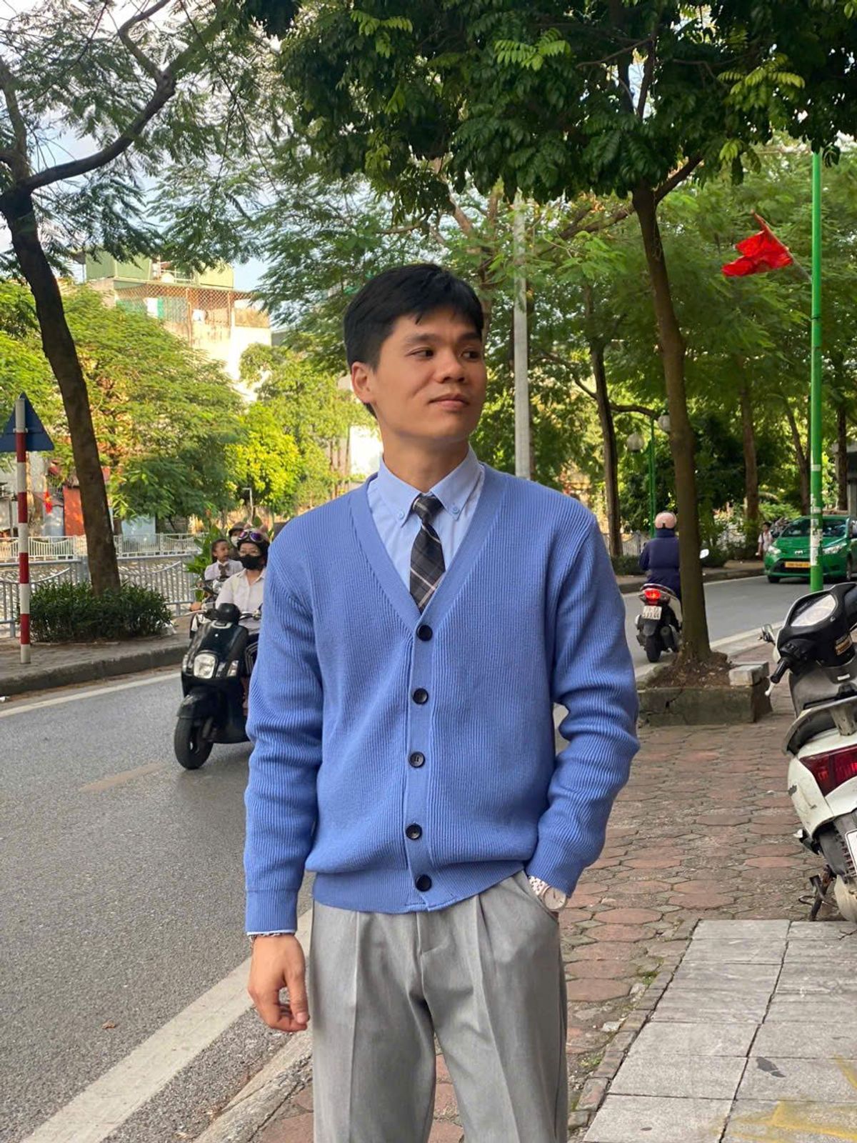 Áo len khoác ngoài Cardigan len nam form đẹp màu nhã nhặn chất mềm mại Cardigan-tron - Hà Đinh Áo len khoác ngoài Cardigan len nam form đẹp màu nhã nhặn chất mềm mại Cardigan-tron - Hà Đinh