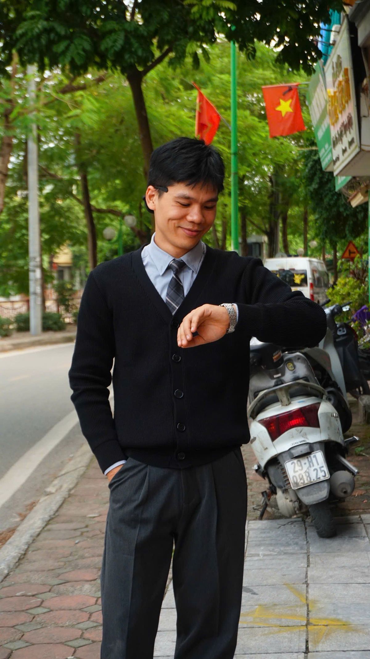 Áo len khoác ngoài Cardigan len nam form đẹp màu nhã nhặn chất mềm mại Cardigan-tron - Hà Đinh Áo len khoác ngoài Cardigan len nam form đẹp màu nhã nhặn chất mềm mại Cardigan-tron - Hà Đinh