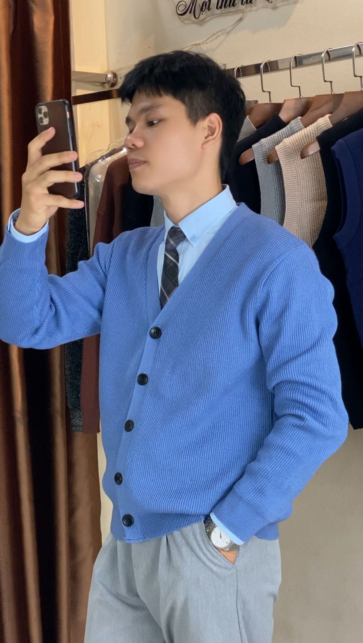 Áo len khoác ngoài Cardigan len nam form đẹp màu nhã nhặn chất mềm mại Cardigan-tron - Hà Đinh Áo len khoác ngoài Cardigan len nam form đẹp màu nhã nhặn chất mềm mại Cardigan-tron - Hà Đinh