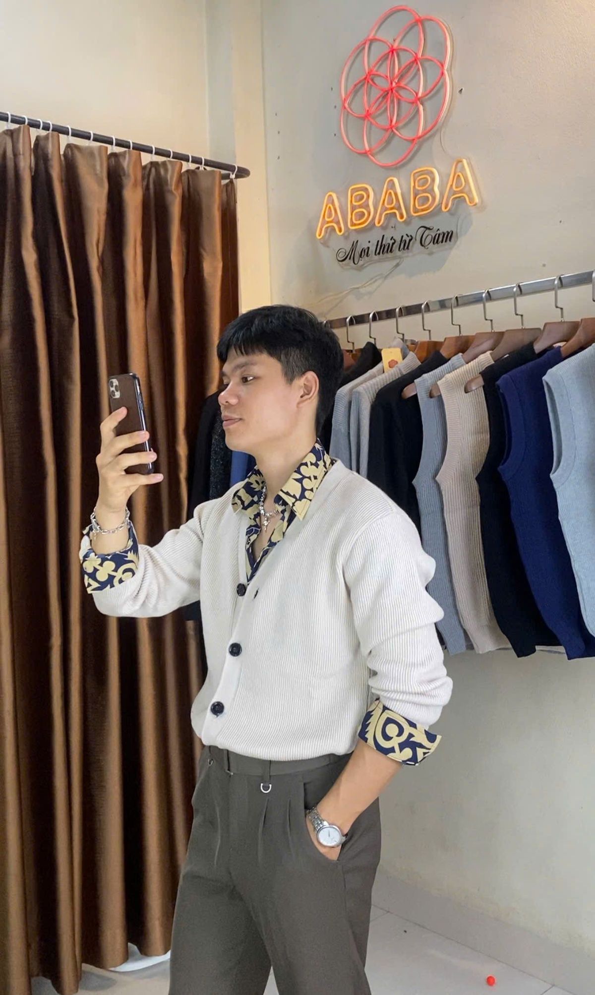 Áo len khoác ngoài Cardigan len nam form đẹp màu nhã nhặn chất mềm mại Cardigan-tron - Hà Đinh Áo len khoác ngoài Cardigan len nam form đẹp màu nhã nhặn chất mềm mại Cardigan-tron - Hà Đinh