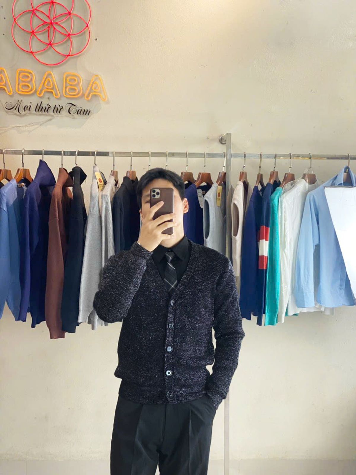Áo len khoác ngoài Cardigan len nam form đẹp màu nhã nhặn chất mềm mại Cardigan-tron - Hà Đinh Áo len khoác ngoài Cardigan len nam form đẹp màu nhã nhặn chất mềm mại Cardigan-tron - Hà Đinh