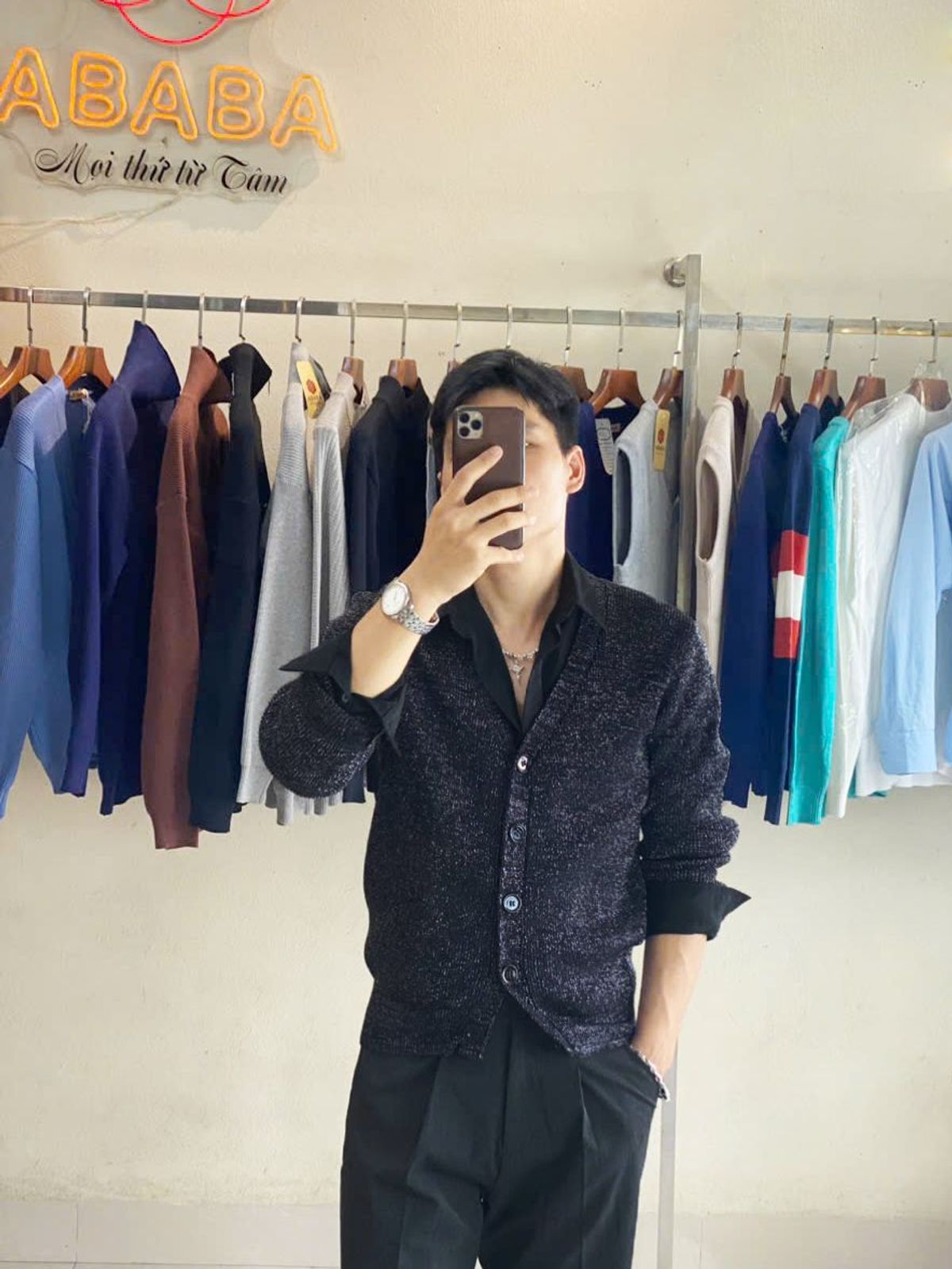 Áo len khoác ngoài Cardigan len nam form đẹp màu nhã nhặn chất mềm mại Cardigan-tron - Hà Đinh Áo len khoác ngoài Cardigan len nam form đẹp màu nhã nhặn chất mềm mại Cardigan-tron - Hà Đinh