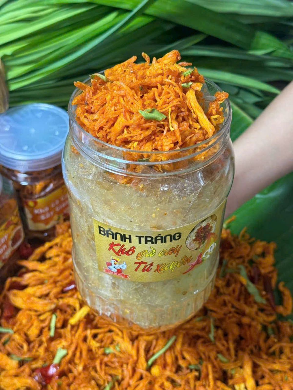 BÁNH TRÁNG GÀ CAY TỨ XUYÊN – CAY NHẸ THƠM NỒNG, ĂN LÀ GHIỀN 320G - WINNIE HOUSE BÁNH TRÁNG GÀ CAY TỨ XUYÊN – CAY NHẸ THƠM NỒNG, ĂN LÀ GHIỀN 320G - WINNIE HOUSE