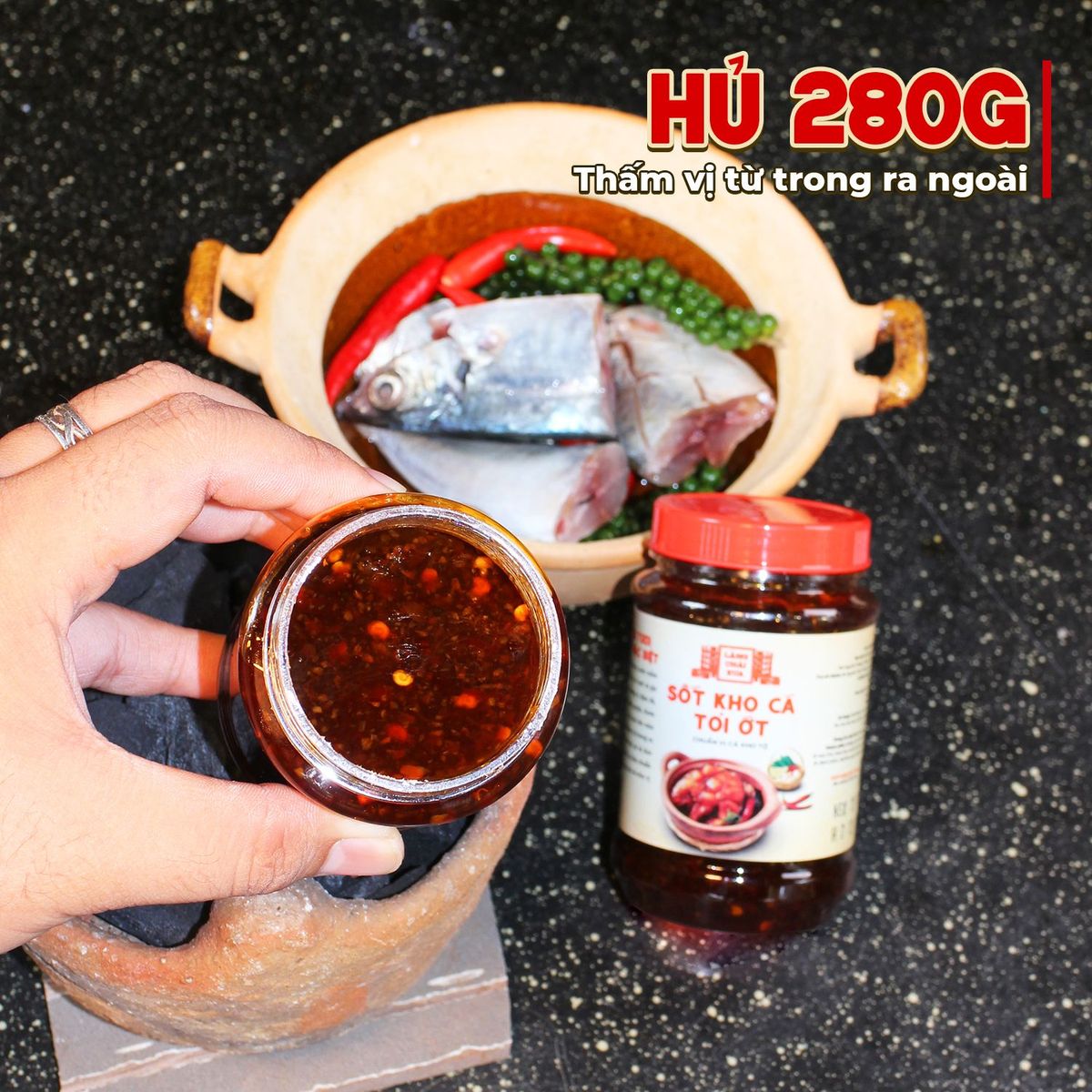 Sốt kho cá tỏi ớt Làng Chài Xưa 280g chuẩn vị cá kho thơm ngon tròn vị như kho thủ công - kho được 1.5kg cá Sốt kho cá tỏi ớt Làng Chài Xưa 280g chuẩn vị cá kho thơm ngon tròn vị như kho thủ công - kho được 1.5kg cá