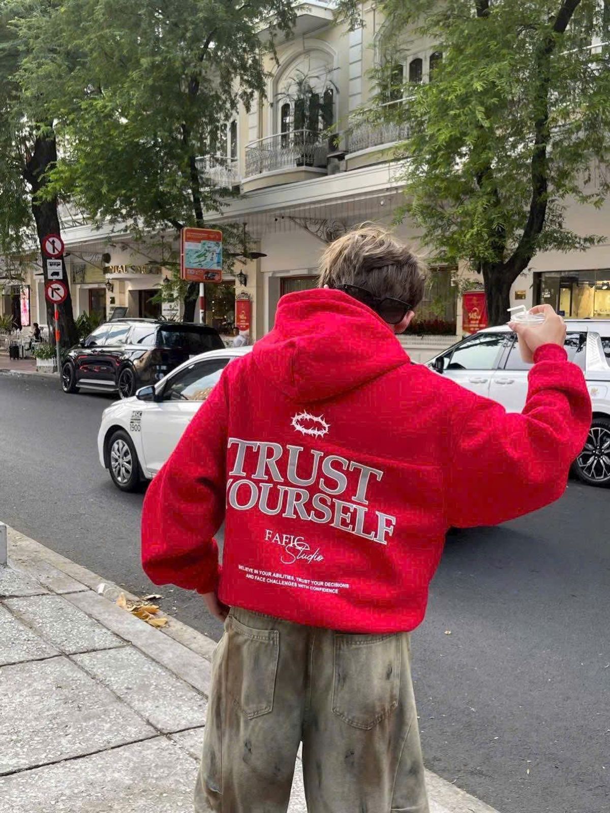 Áo khoác nỉ nam nón to TRUST YOURSEL Áo khoác nỉ nam nón to TRUST YOURSEL