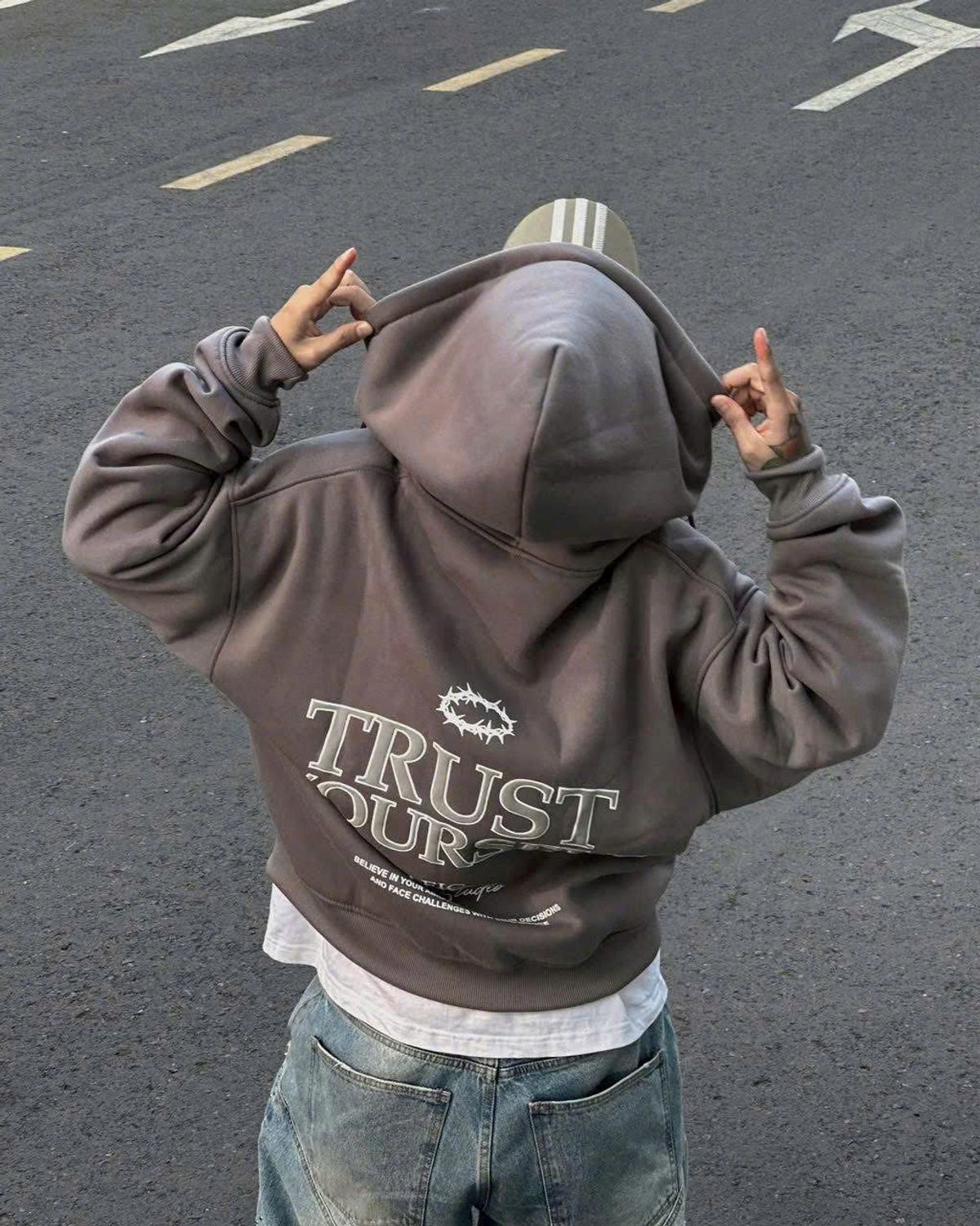Áo khoác nỉ nam nón to TRUST YOURSEL Áo khoác nỉ nam nón to TRUST YOURSEL
