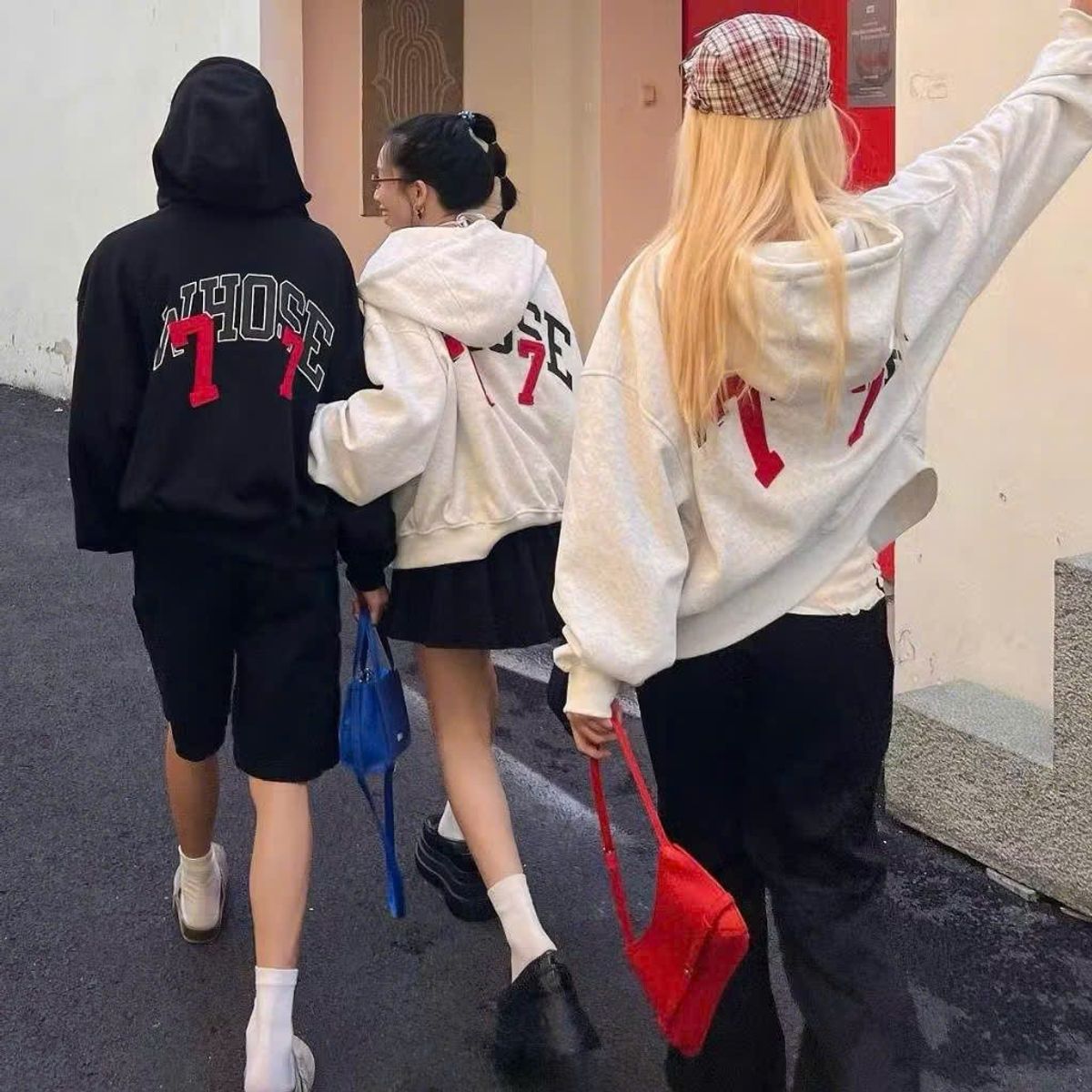 Áo Khoác Unisex Whose 77 - Thời Trang Năng Động & Phong Cách Áo Khoác Unisex Whose 77 - Thời Trang Năng Động & Phong Cách
