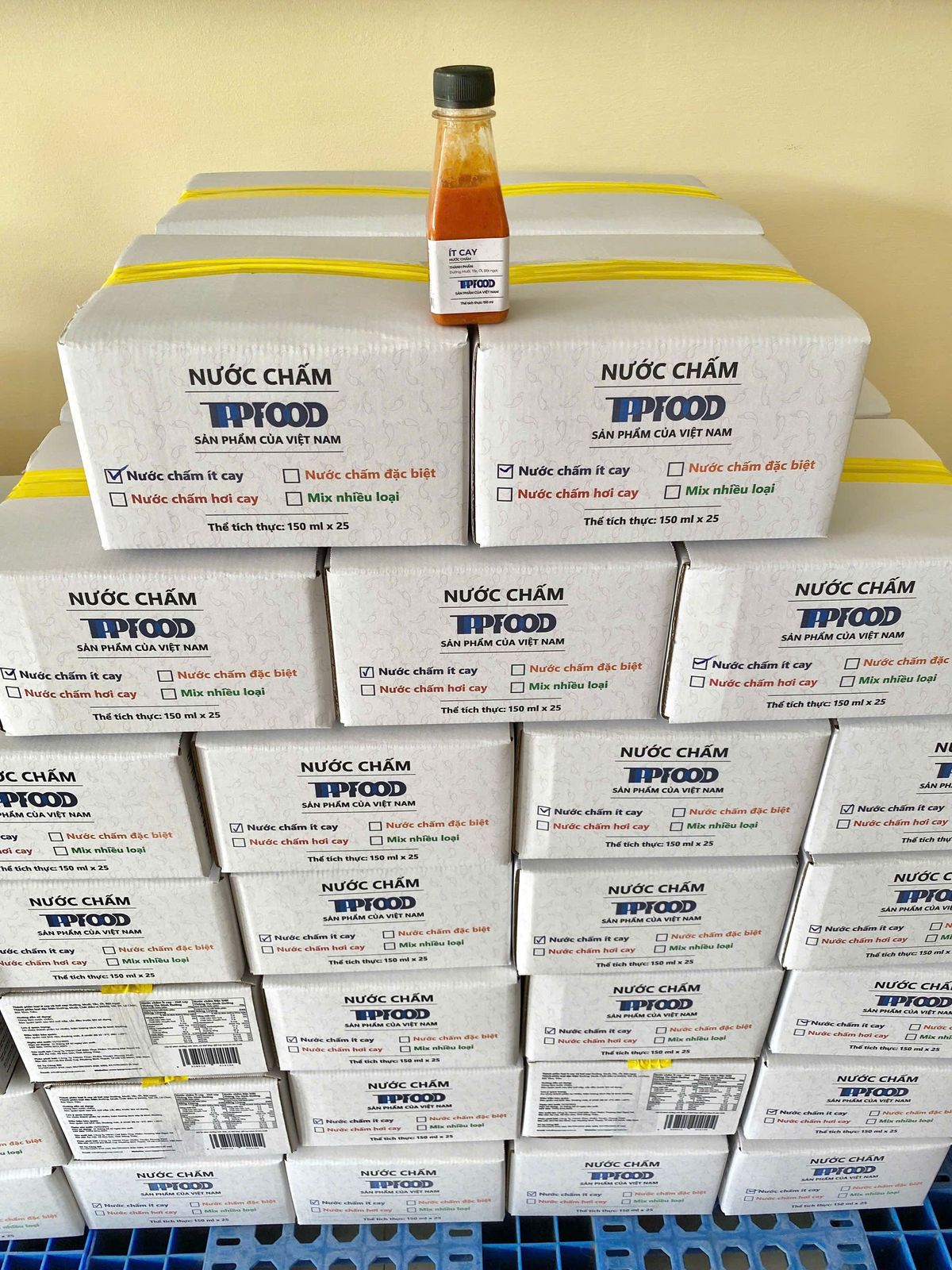 Sốt Chấm thần thánh, Nước chấm Muối Ớt Đỏ chấm hải sản - ốc - đồ nướng - bánh tráng Sốt Chấm thần thánh, Nước chấm Muối Ớt Đỏ chấm hải sản - ốc - đồ nướng - bánh tráng