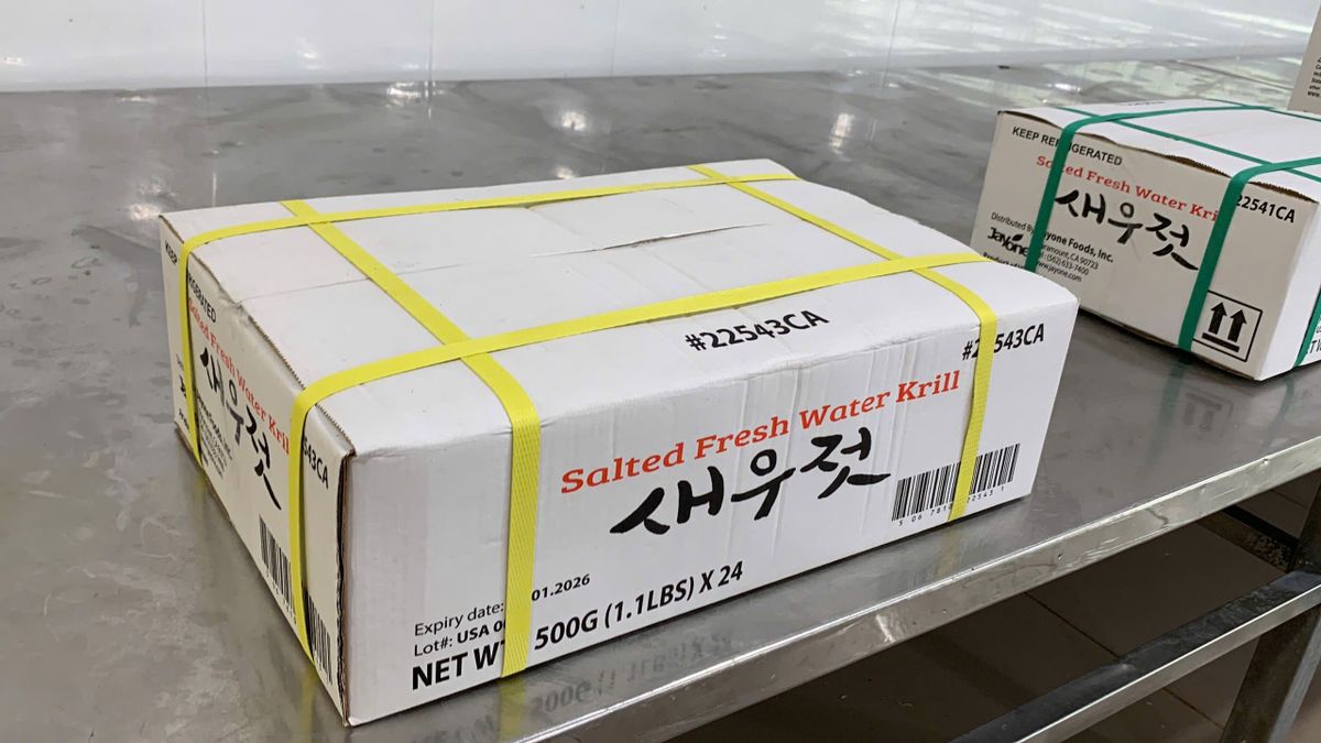 Ruốc muối - Mắm tép Hàn dùng làm kim chi, nước sốt, mắm tôm hoặc ăn sống - 500GR/HŨ (Có thùng 20kg) Ruốc muối - Mắm tép Hàn dùng làm kim chi, nước sốt, mắm tôm hoặc ăn sống - 500GR/HŨ (Có thùng 20kg)