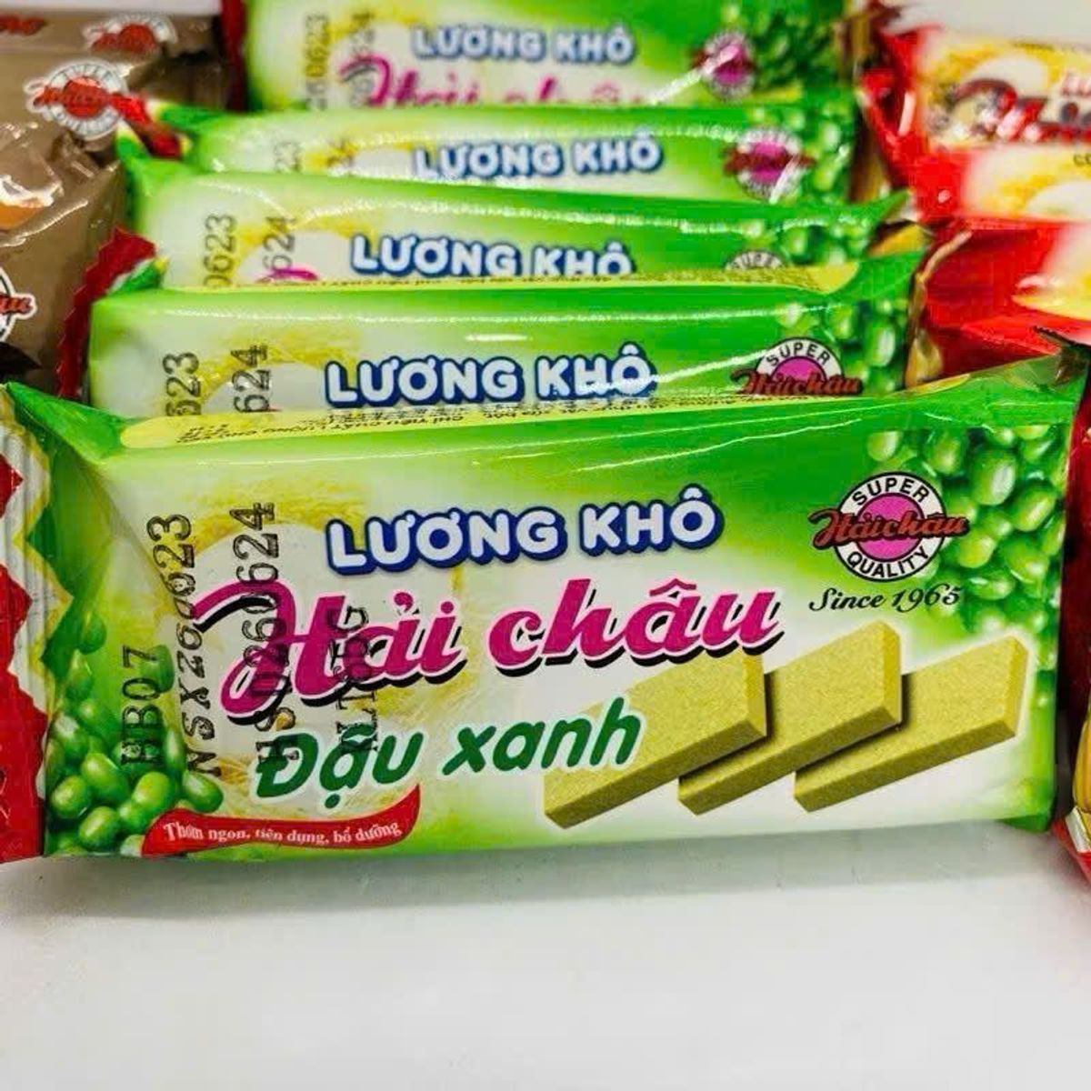 Lương khô Hải Châu 65gr/gói/2 thanh, vị ĐẬU XANH hoặc CACAO, thơm béo, nhiều dinh dưỡng - SET 10 GÓI Lương khô Hải Châu 65gr/gói/2 thanh, vị ĐẬU XANH hoặc CACAO, thơm béo, nhiều dinh dưỡng - SET 10 GÓI