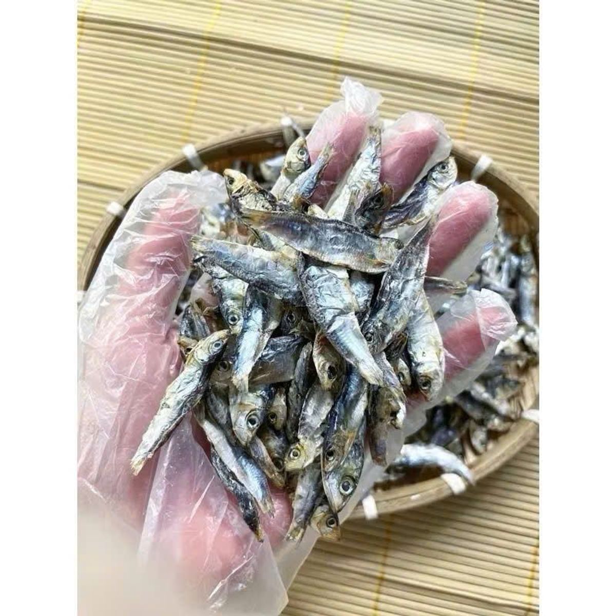 Khô Cá Trích (Cá ve) vị nhạt - 1KG - giòn, thơm, Chất Lượng Cao Cấp Xuất Khẩu, Dễ Chế Biến Thành Nhiều Món Ăn Ngon Khô Cá Trích (Cá ve) vị nhạt - 1KG - giòn, thơm, Chất Lượng Cao Cấp Xuất Khẩu, Dễ Chế Biến Thành Nhiều Món Ăn Ngon