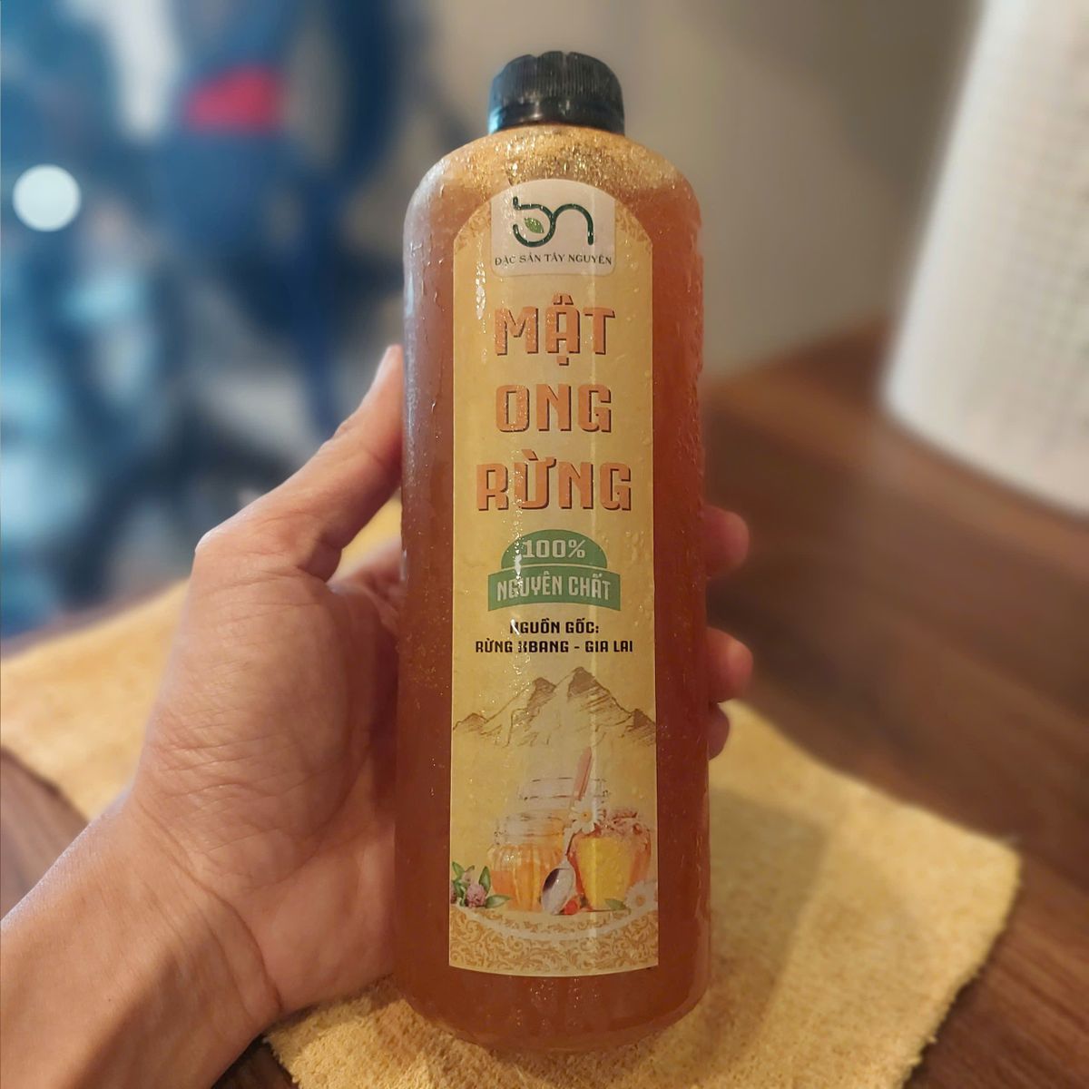 MẬT ONG RUỒI RỪNG (MẬT ONG TỰ NHIÊN - NGUYÊN CHẤT - TÂY NGUYÊN) - Chai 500ml MẬT ONG RUỒI RỪNG (MẬT ONG TỰ NHIÊN - NGUYÊN CHẤT - TÂY NGUYÊN) - Chai 500ml