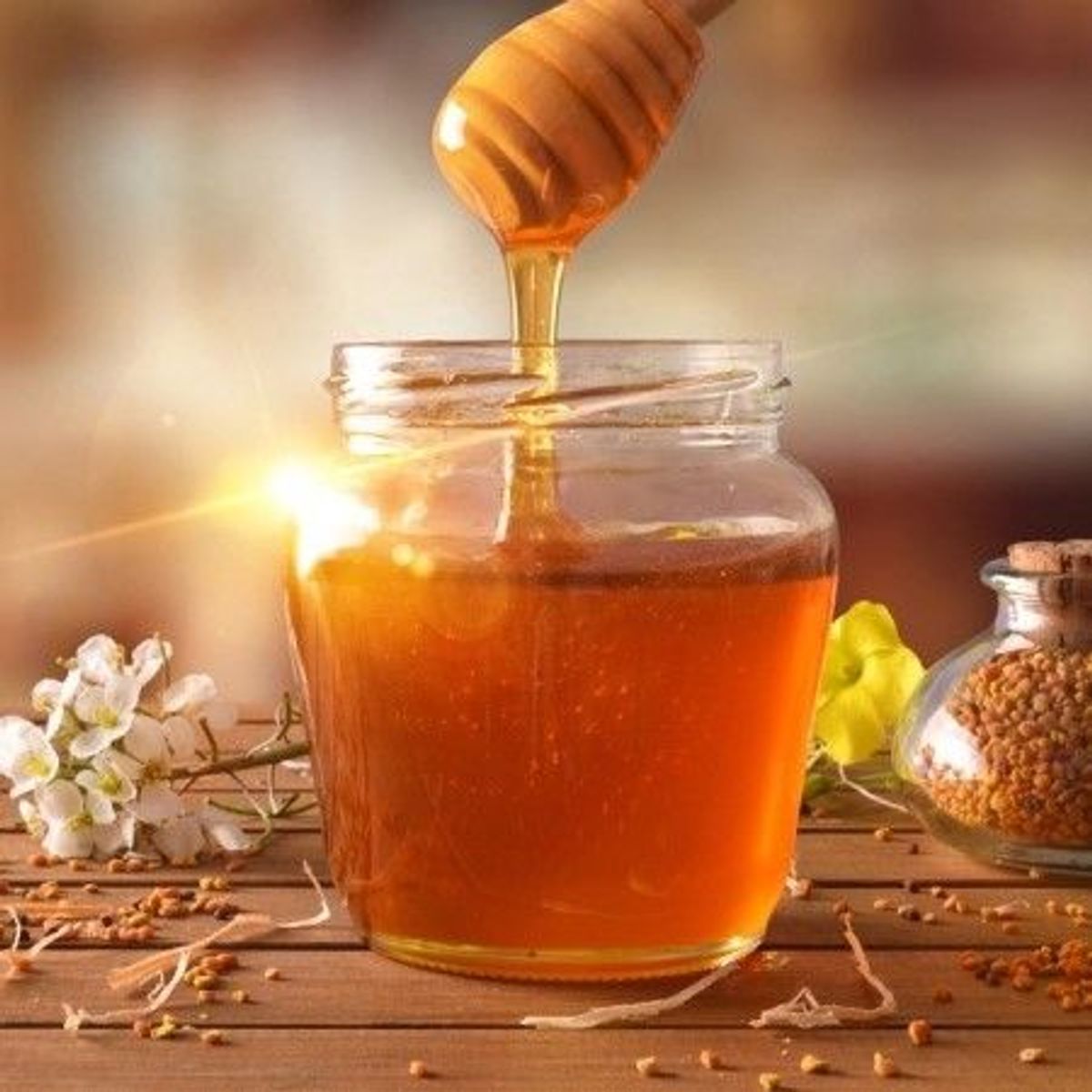 MẬT ONG HOA CÀ PHÊ – NGỌT THANH TỪ MÙA HOA TÂY NGUYÊN - Chai 1000 ml MẬT ONG HOA CÀ PHÊ – NGỌT THANH TỪ MÙA HOA TÂY NGUYÊN - Chai 1000 ml