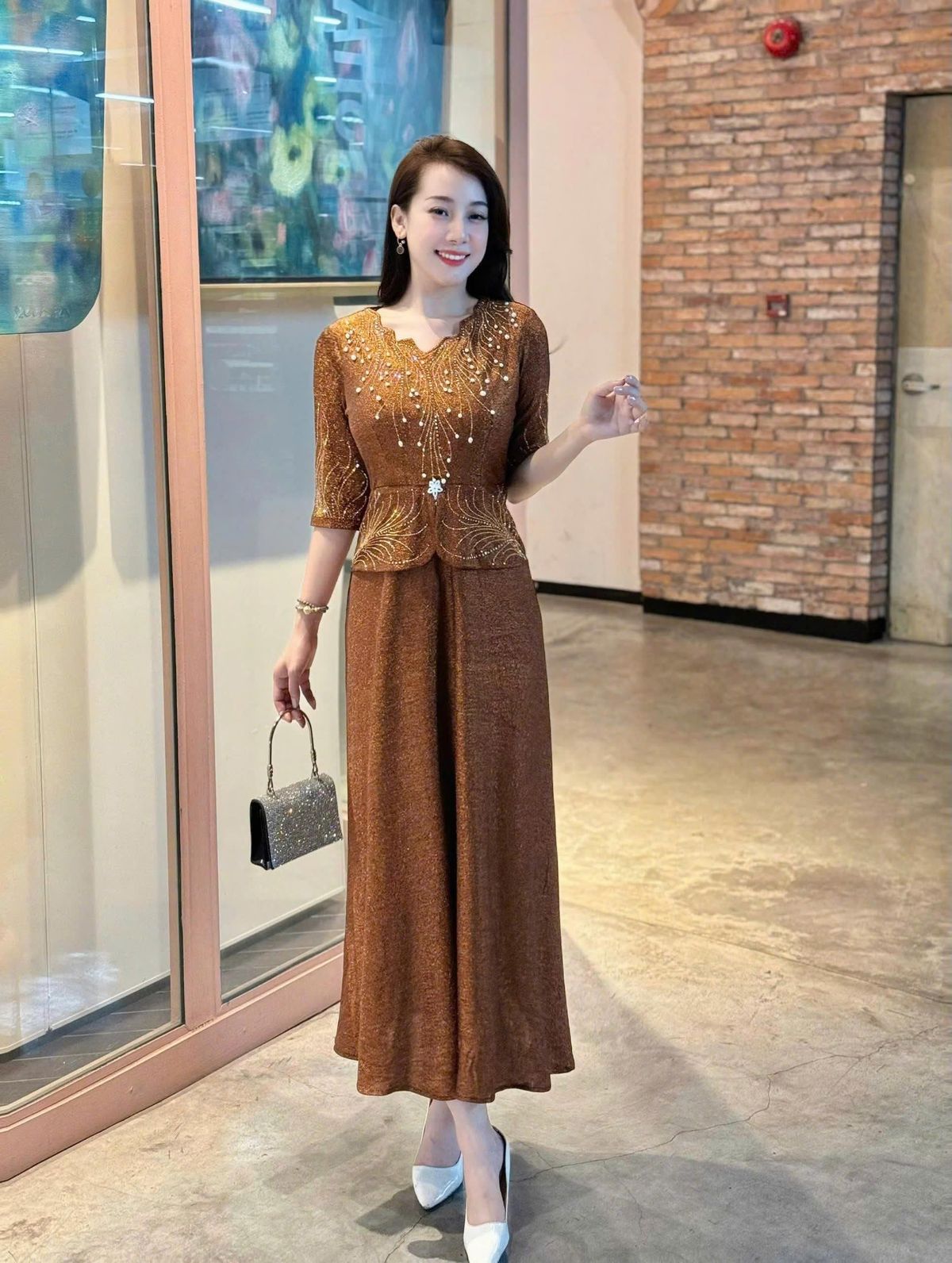 Đầm dạ hội trung niên chất thun nhũ có lớp lót, co giãn cực tốt cho mẹ dự tiệc sang trọng bigsize cao cấp M715 Nữ Dress Đầm dạ hội trung niên chất thun nhũ có lớp lót, co giãn cực tốt cho mẹ dự tiệc sang trọng bigsize cao cấp M715 Nữ Dress