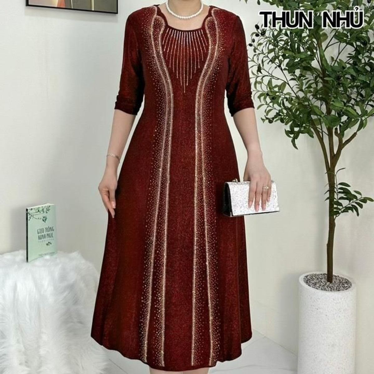 Đầm trung niên dự tiệc sang trọng vải nhũ cao cấp đính đá, tặng mẹ co giãn tốt bigsize 75kg M508 Nữ Nhung Women Dress Đầm trung niên dự tiệc sang trọng vải nhũ cao cấp đính đá, tặng mẹ co giãn tốt bigsize 75kg M508 Nữ Nhung Women Dress