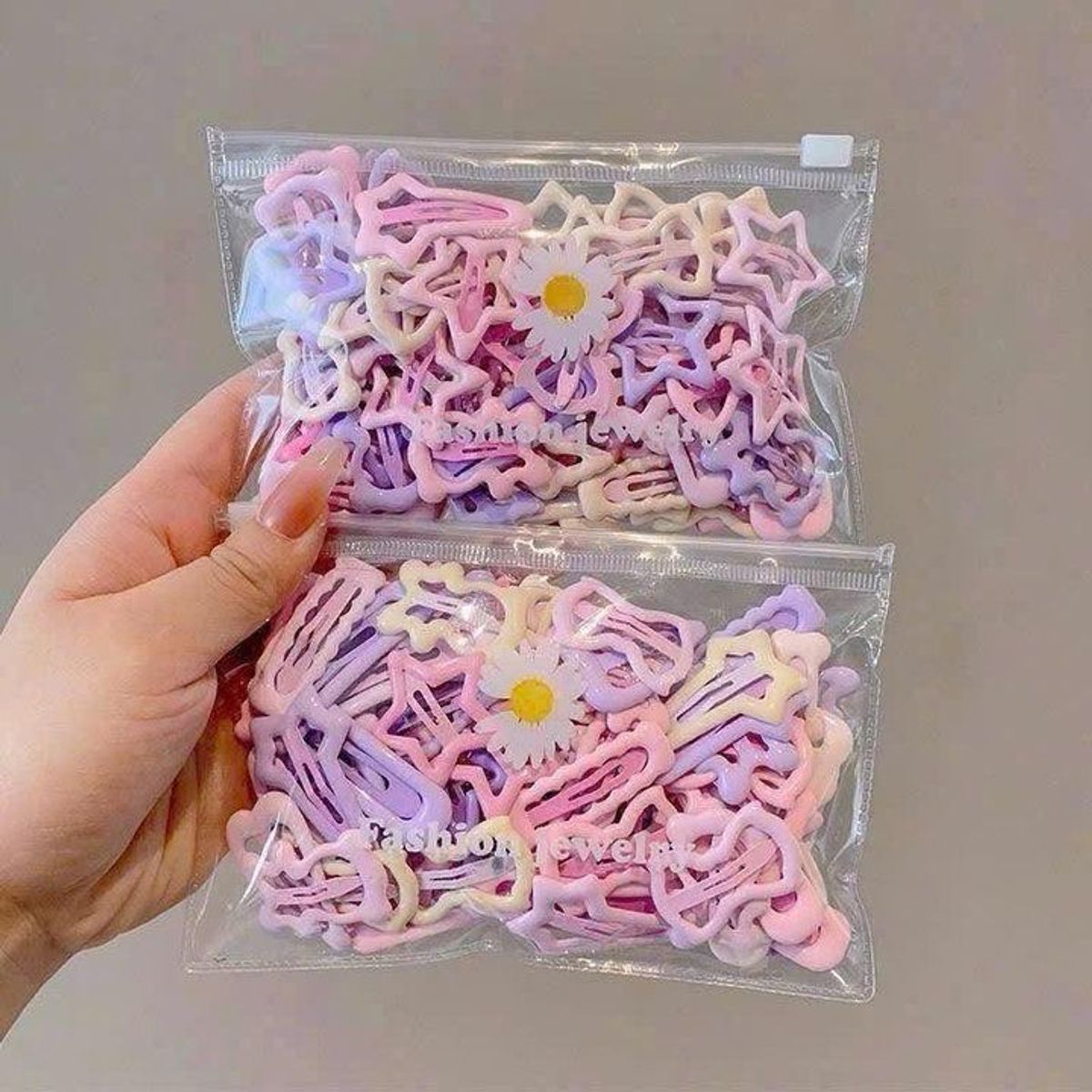SET CẶP TÓC 32 CHI TIẾT VỚI BẢNG MÀU PAÁTEL CƯNG XỈU SET CẶP TÓC 32 CHI TIẾT VỚI BẢNG MÀU PAÁTEL CƯNG XỈU