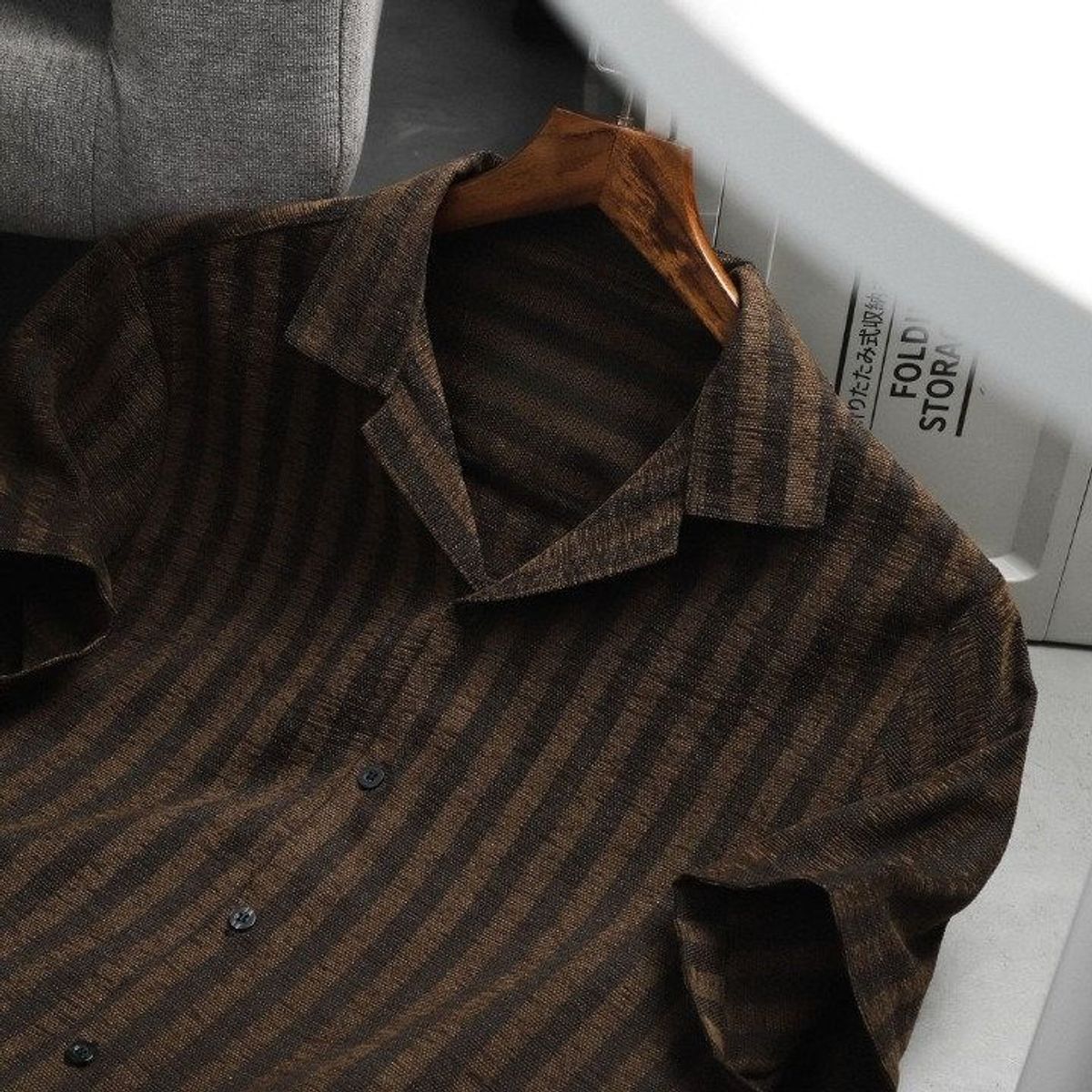 ÁO SƠ MI NAM HỌA TIẾT KELLY TUTO5 MENSWEAR SMD04 - SƠ MI NGẮN TAY CỔ VEST VẢI ĐŨI THÔ HÀN THOÁNG MÁT, FORM THOẢI MÁI ÁO SƠ MI NAM HỌA TIẾT KELLY TUTO5 MENSWEAR SMD04 - SƠ MI NGẮN TAY CỔ VEST VẢI ĐŨI THÔ HÀN THOÁNG MÁT, FORM THOẢI MÁI