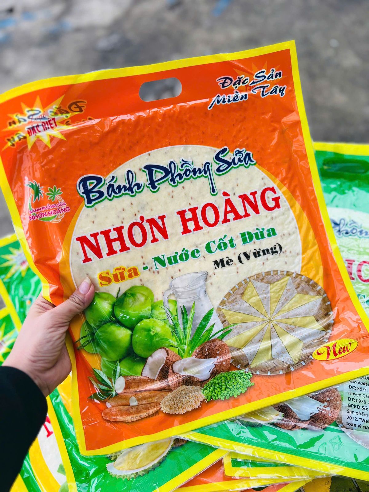 Bánh Phồng Sữa Nhơn Hoàng Béo Thơm, Đậm Vị Cốt Dừa 220g Bánh Phồng Sữa Nhơn Hoàng Béo Thơm, Đậm Vị Cốt Dừa 220g
