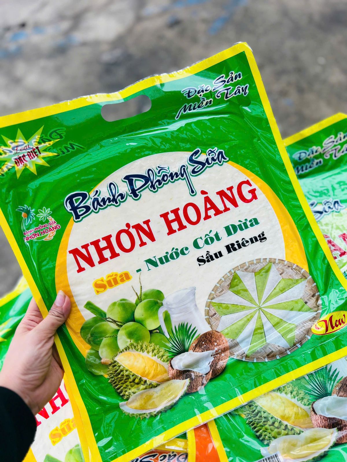 Bánh Phồng Sữa Nhơn Hoàng Béo Thơm, Đậm Vị Cốt Dừa 220g Bánh Phồng Sữa Nhơn Hoàng Béo Thơm, Đậm Vị Cốt Dừa 220g