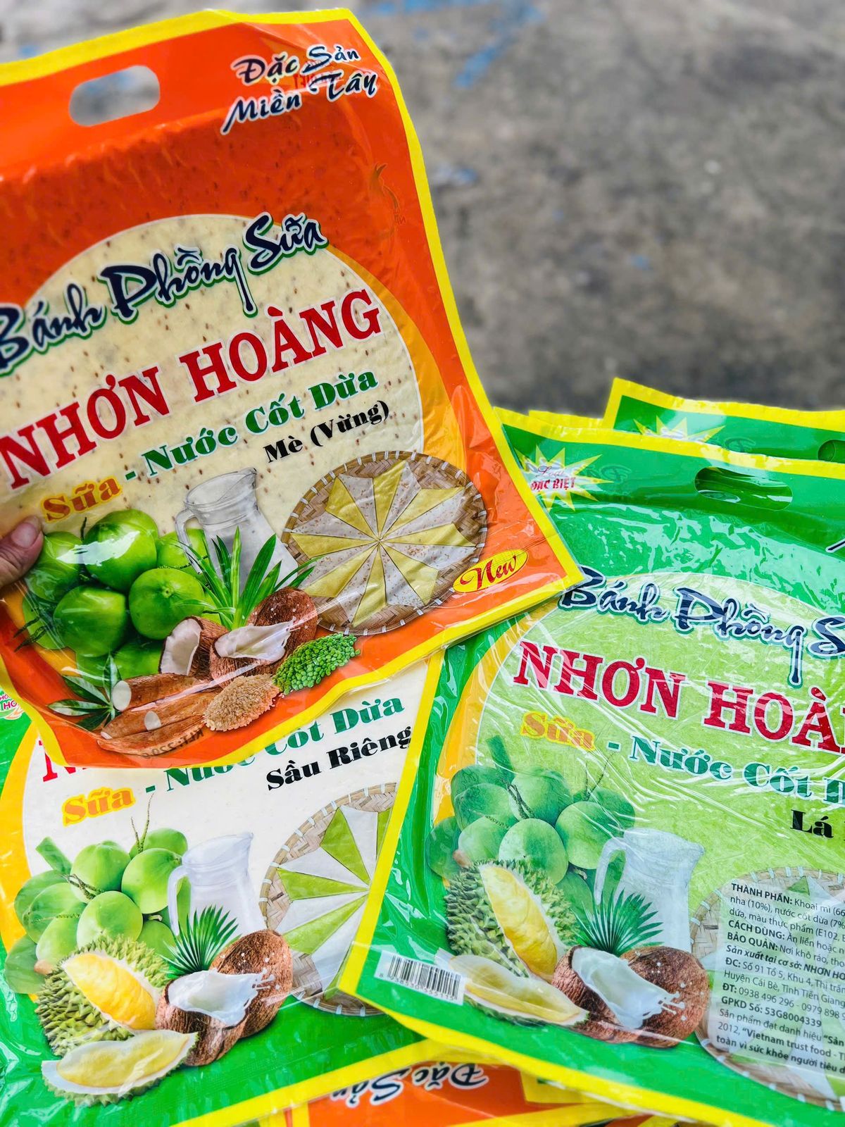 Bánh Phồng Sữa Nhơn Hoàng Béo Thơm, Đậm Vị Cốt Dừa 220g Bánh Phồng Sữa Nhơn Hoàng Béo Thơm, Đậm Vị Cốt Dừa 220g