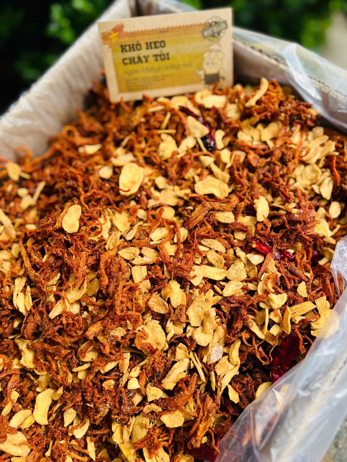 Khô Heo Cháy Tỏi Thơm Lừng, Kết Hợp Tỏi Phi Cực Cuốn 500g Khô Heo Cháy Tỏi Thơm Lừng, Kết Hợp Tỏi Phi Cực Cuốn 500g