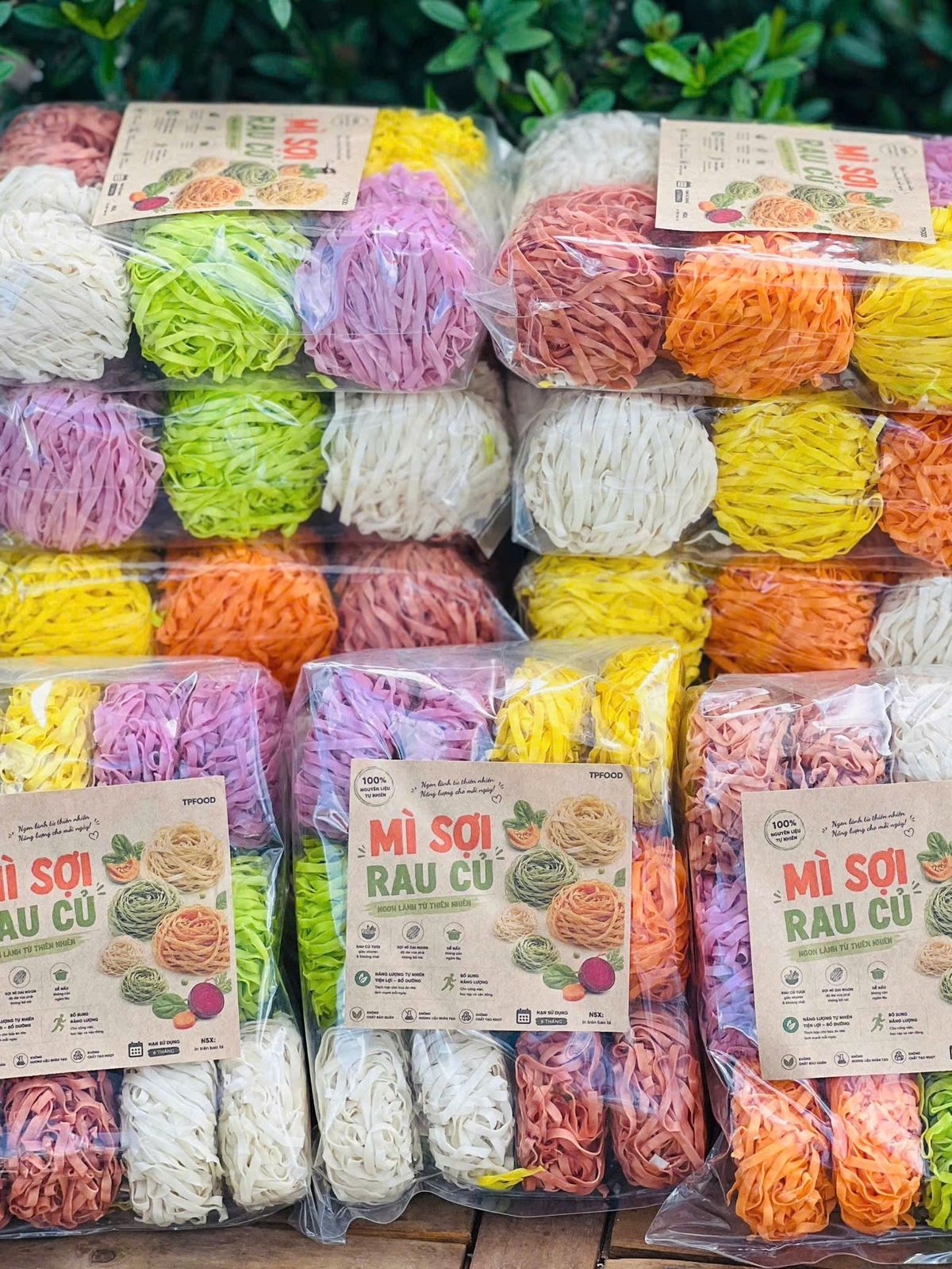 MÌ SỢI RAU CỦ SỢI PHỞ, ĂN LẨU, XÀO, TRỘN HAY NẤU NƯỚC ĐỀU NGON 1kg MÌ SỢI RAU CỦ SỢI PHỞ, ĂN LẨU, XÀO, TRỘN HAY NẤU NƯỚC ĐỀU NGON 1kg