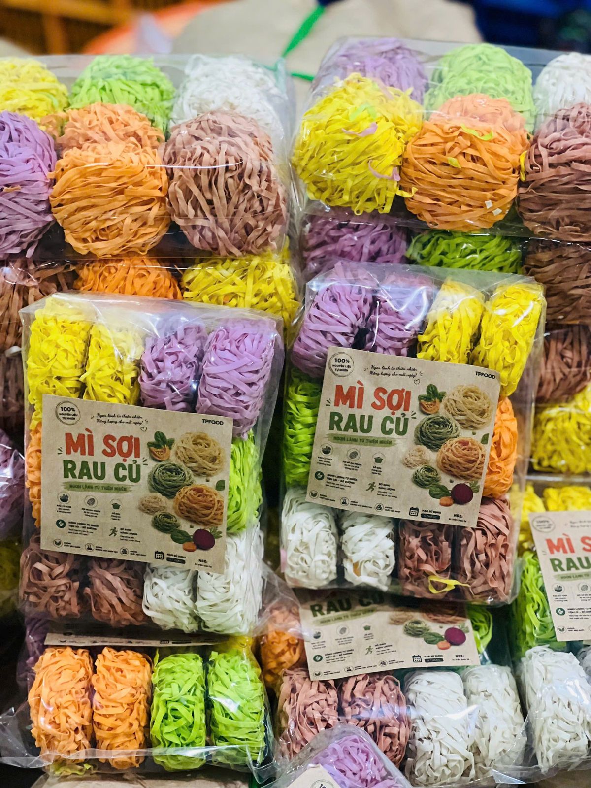 MÌ SỢI RAU CỦ SỢI PHỞ, ĂN LẨU, XÀO, TRỘN HAY NẤU NƯỚC ĐỀU NGON 1kg MÌ SỢI RAU CỦ SỢI PHỞ, ĂN LẨU, XÀO, TRỘN HAY NẤU NƯỚC ĐỀU NGON 1kg