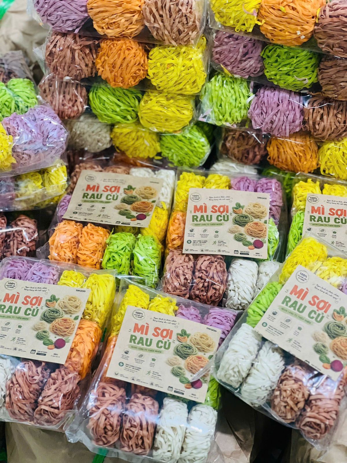 MÌ SỢI RAU CỦ SỢI PHỞ, ĂN LẨU, XÀO, TRỘN HAY NẤU NƯỚC ĐỀU NGON 1kg MÌ SỢI RAU CỦ SỢI PHỞ, ĂN LẨU, XÀO, TRỘN HAY NẤU NƯỚC ĐỀU NGON 1kg