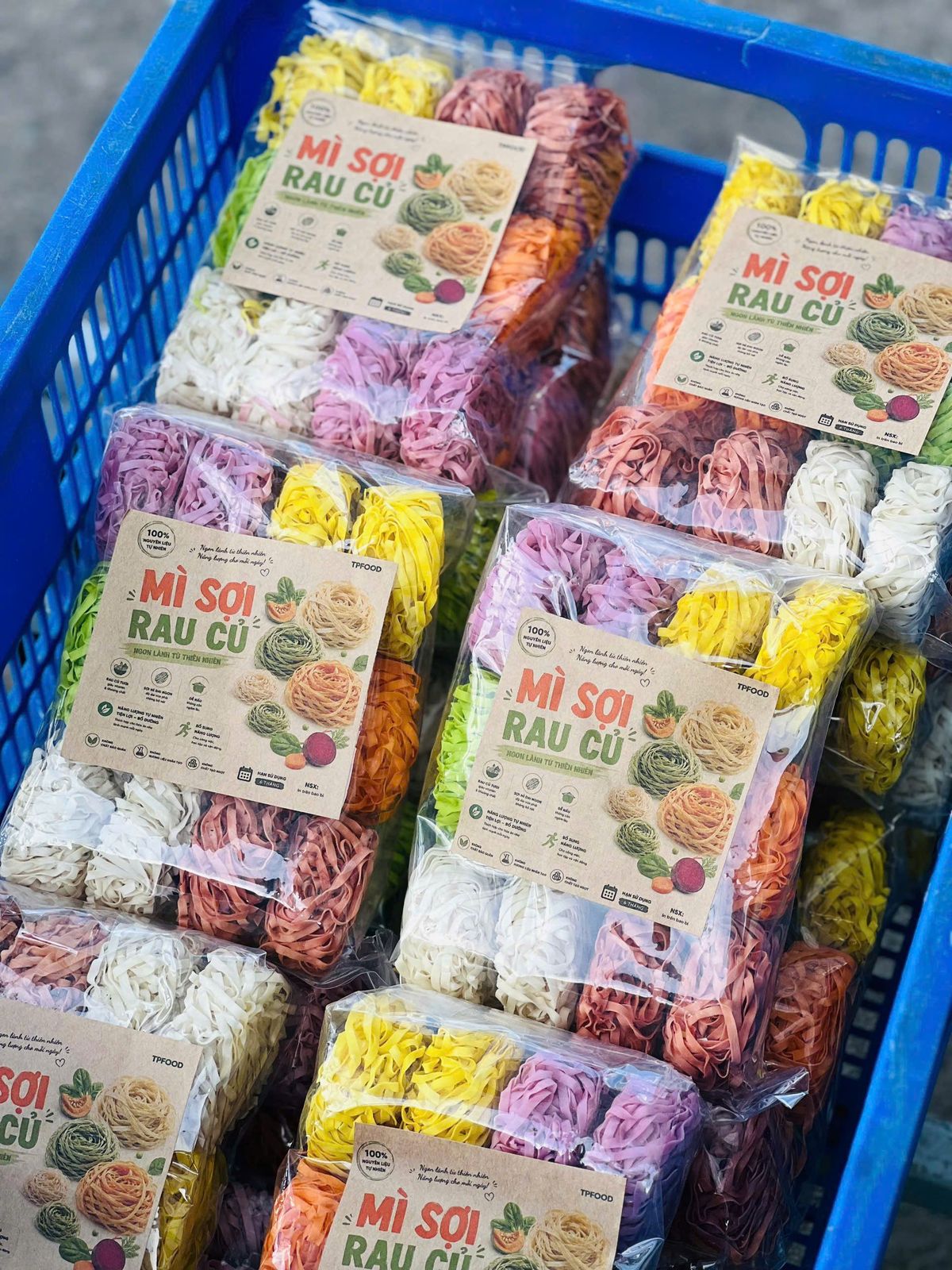 MÌ SỢI RAU CỦ SỢI PHỞ, ĂN LẨU, XÀO, TRỘN HAY NẤU NƯỚC ĐỀU NGON 1kg MÌ SỢI RAU CỦ SỢI PHỞ, ĂN LẨU, XÀO, TRỘN HAY NẤU NƯỚC ĐỀU NGON 1kg