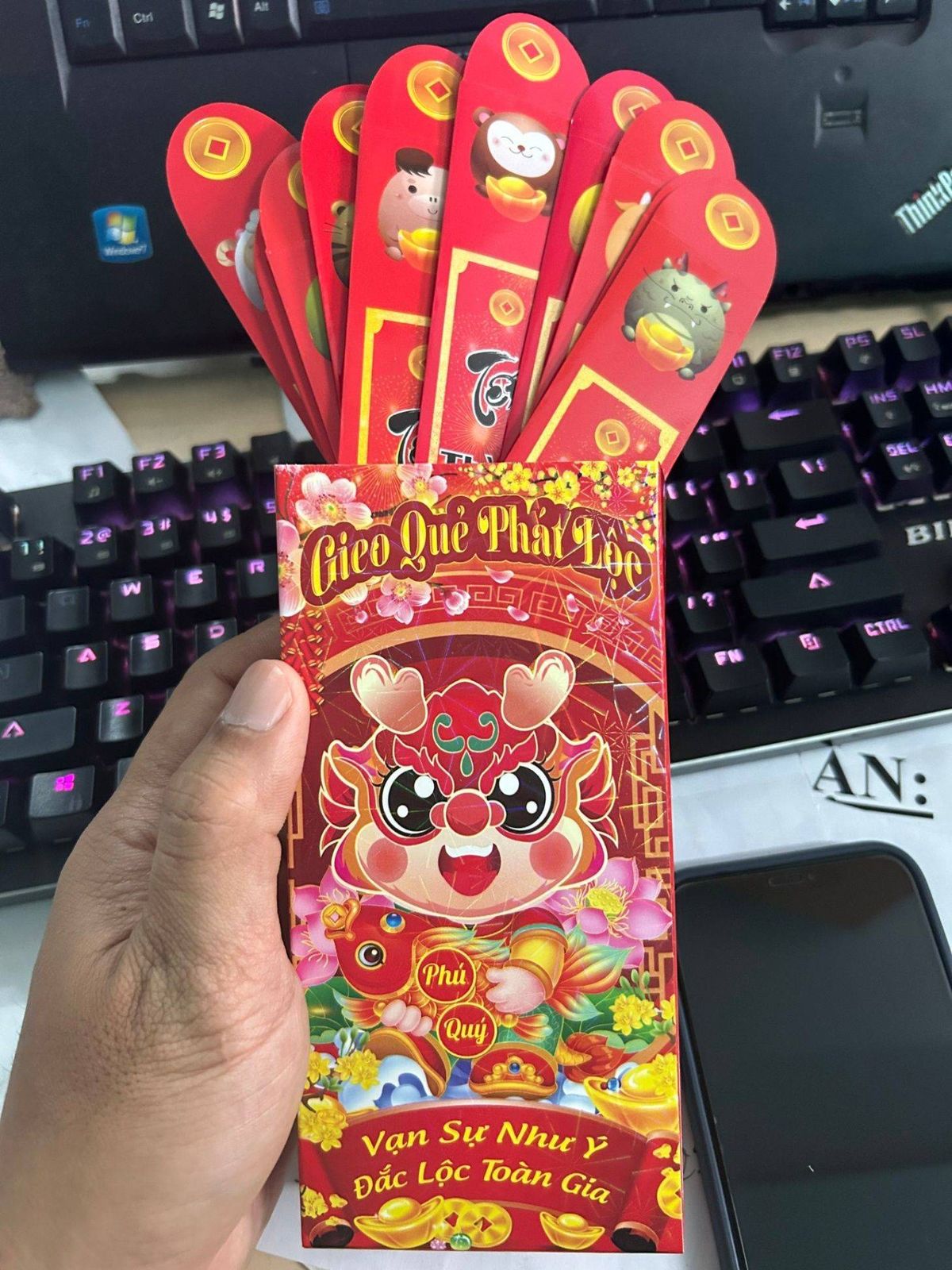 BAO LÌ XÌ GIEO QUẺ 12 CON GIÁP, BAO LÌ XÌ RÚT QUẺ (12 QUE) - HỘP LÌ XÌ ...