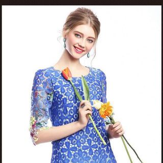 Đầm ren xanh in 3d tay lỡ - dt111- e260