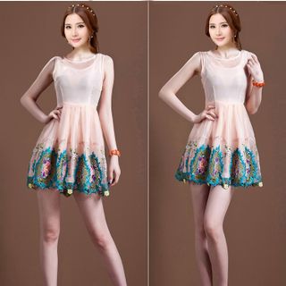 Đầm lưới hồng thêu gương hoa 3d-dt65- e355