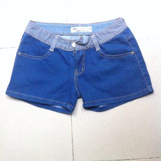 Quần short nữ co dãn