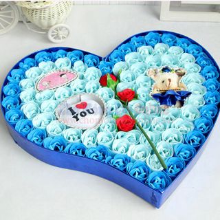 Hộp hoa hồng sáp trái tim có đèn led 99b