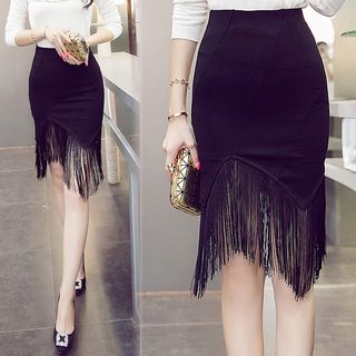 Váy tua rua xẻ cao