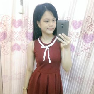 Đầm xếp li cổ