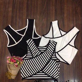 Áo croptop đan chéo sau
