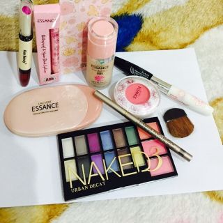 Bộ mỹ phẩm essance 8 món mẫu mới